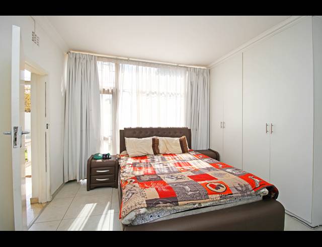 1 BEDROOM APARTMENT FOR SALE IN ORCHARDS